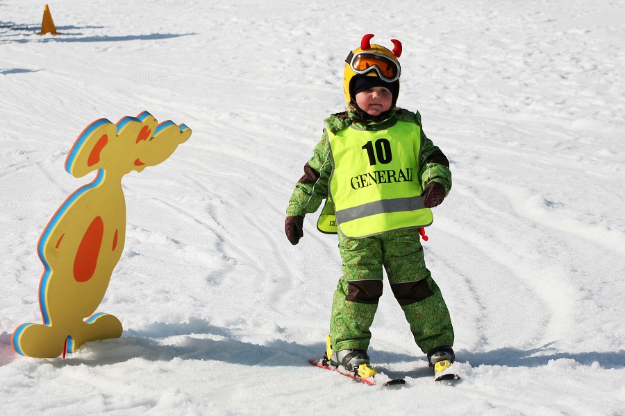 Sjezd s oto�kou kolem zaj�ce