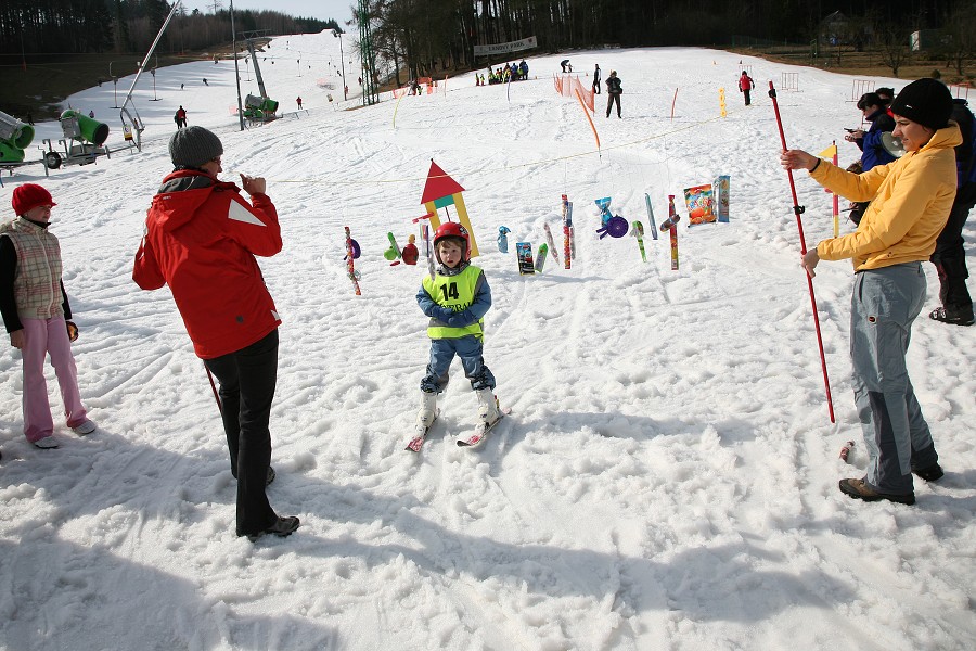 Slalom s p�ekvapen�m v c�li