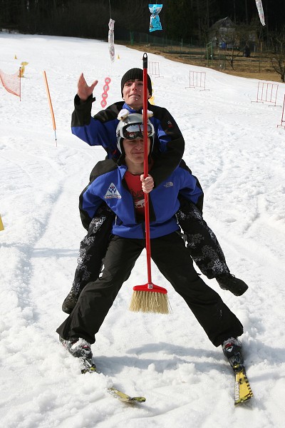 Slalom s p�ekvapen�m v c�li